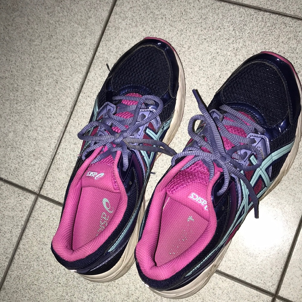 ASICS tennishoes only worn 3 times